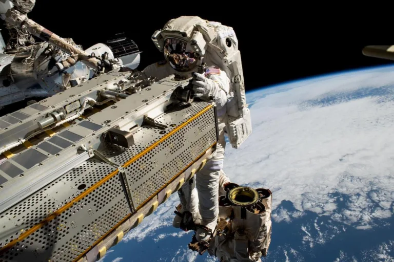 Latający pociąg na księżycu. NASA stawia na przyszłość!