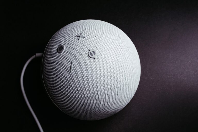 Siri AI z silnikiem Google Gemini – kto naprawdę buduje asystenta Apple?