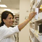 AI dla szpitalnej zgodności farmaceutycznej: Bluesight i AWS