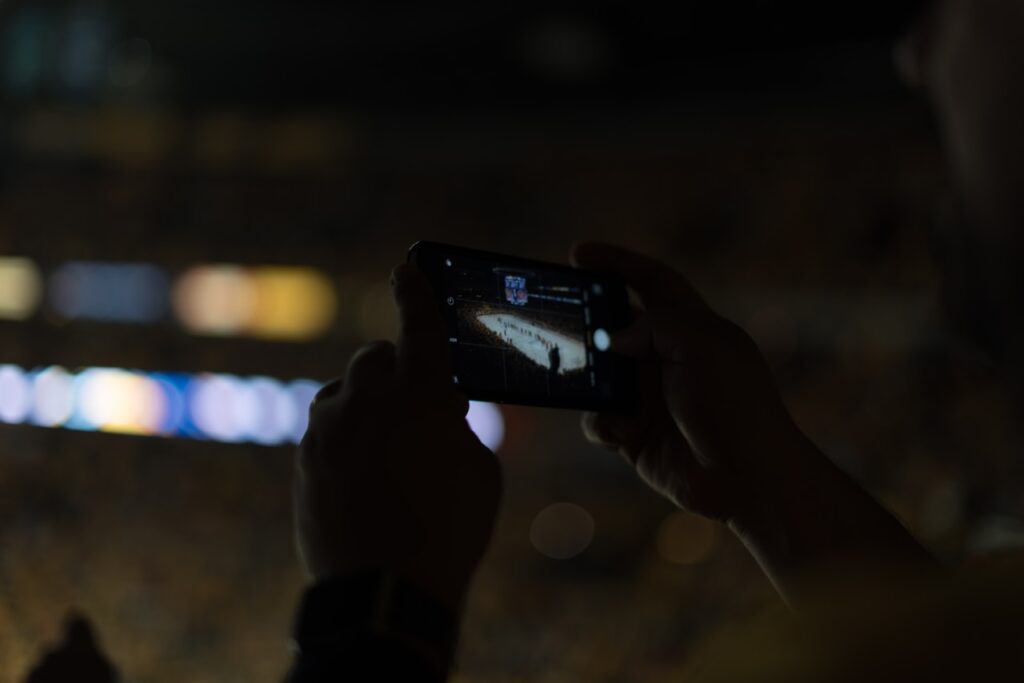 Nocna blokada social mediów dla nastolatków w Wielkiej Brytanii