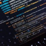 Dlaczego AI sprawia, że JavaScript dominuje kod?