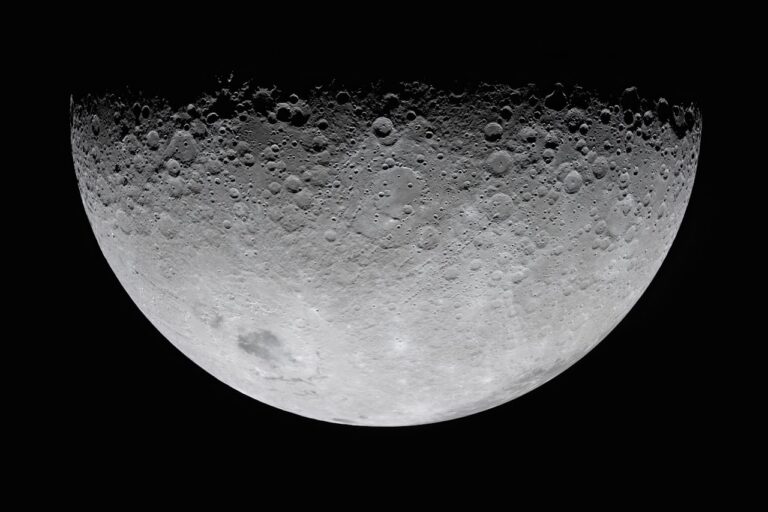 Drugi stopień Falcona 9 rozbił się o Księżyc. Krater ma 30 metrów