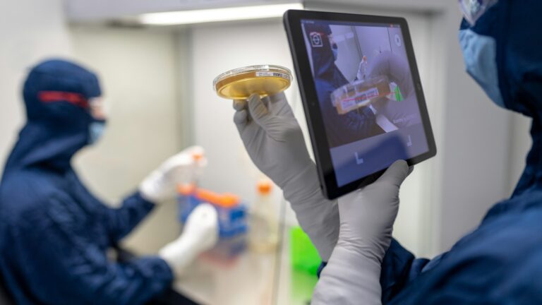 AI zastępuje farmaceutów? Godzinny kurs zmienia perspektywę